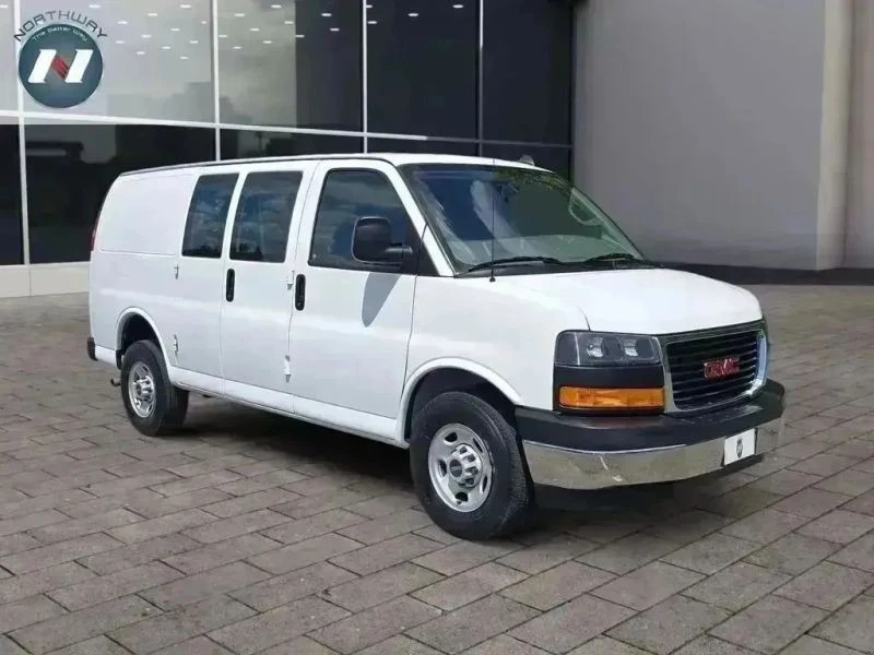 2023 GMC Savana - Image 7 of 12