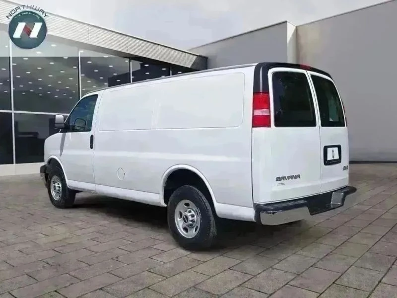 2023 GMC Savana - Image 3 of 12