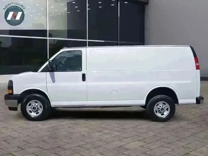 2023 GMC Savana - Image 2 of 12