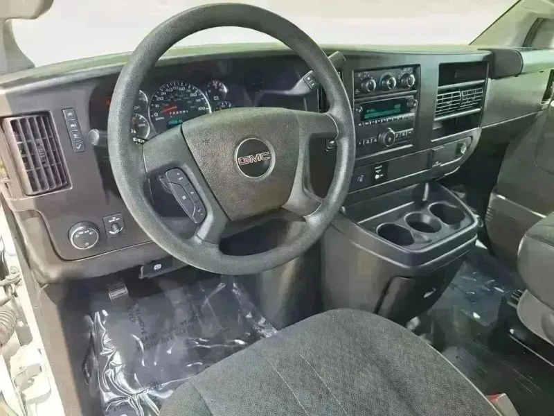 2023 GMC Savana - Image 10 of 12