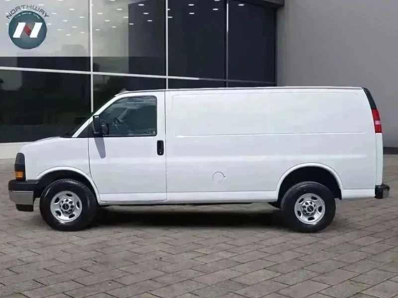 2023 GMC Savana - Image 2 of 12