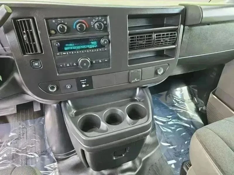 2023 GMC Savana - Image 11 of 12