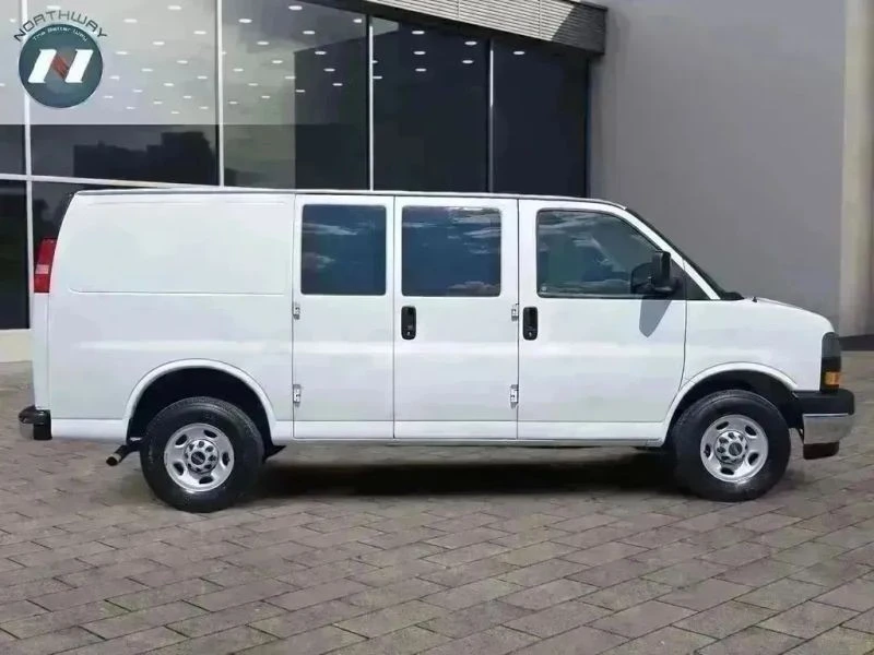 2023 GMC Savana - Image 6 of 12