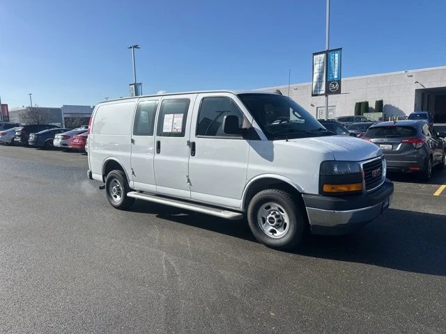 2023 GMC Savana - Image 2 of 5