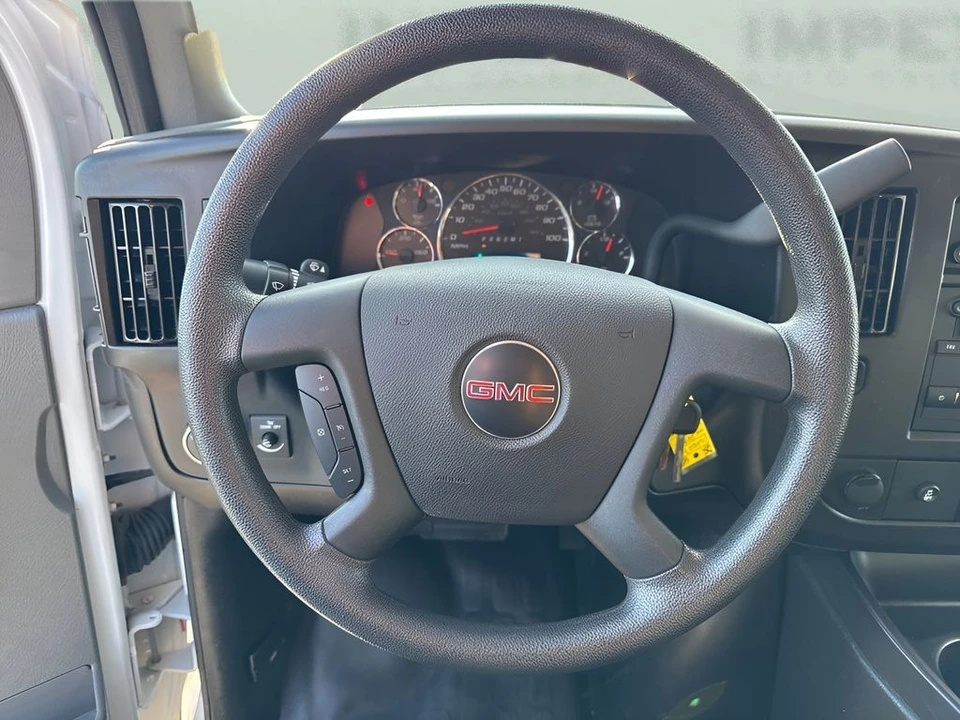 2023 GMC Savana - Image 10 of 21