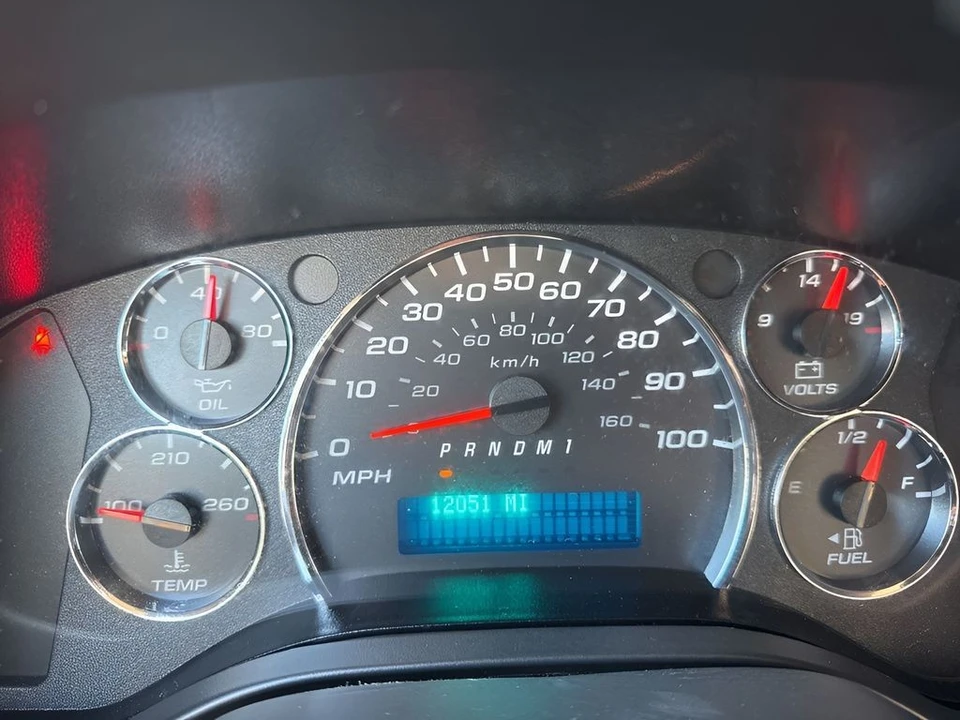 2023 GMC Savana - Image 17 of 21
