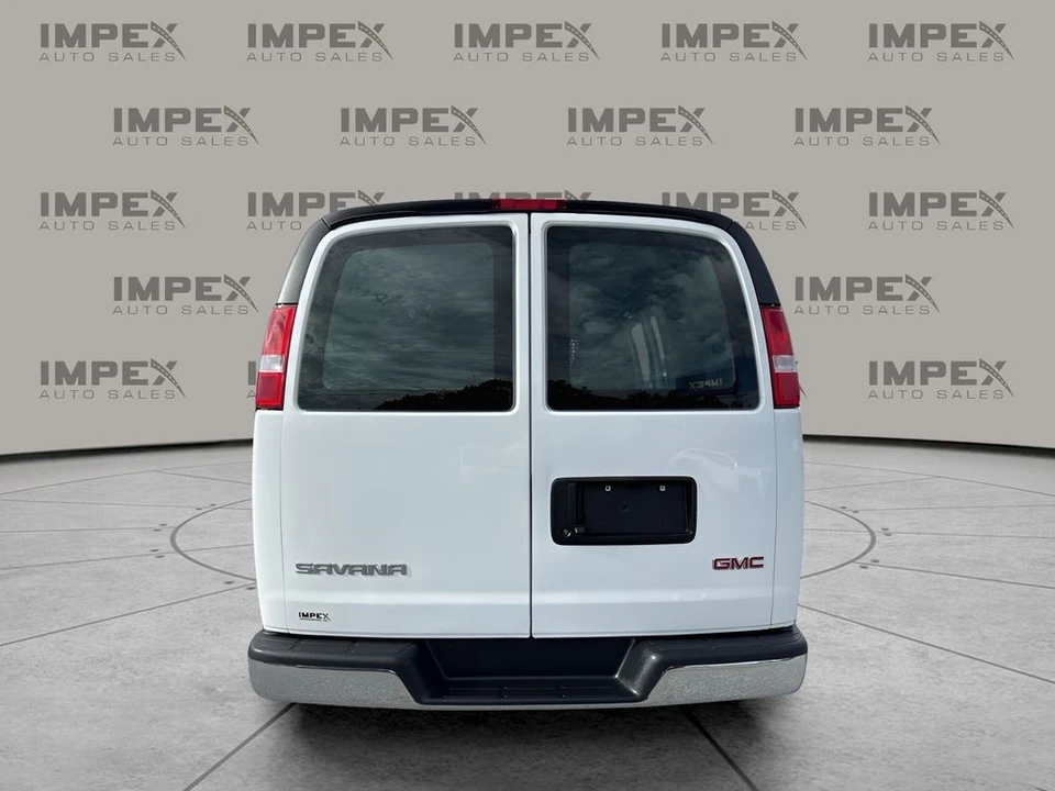 2023 GMC Savana - Image 4 of 12