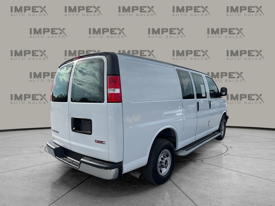 2023 GMC Savana - Image 5 of 21