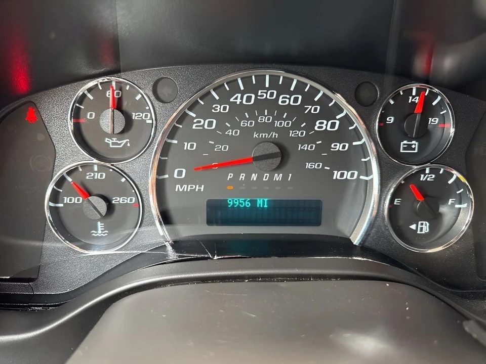 2023 GMC Savana - Image 17 of 21