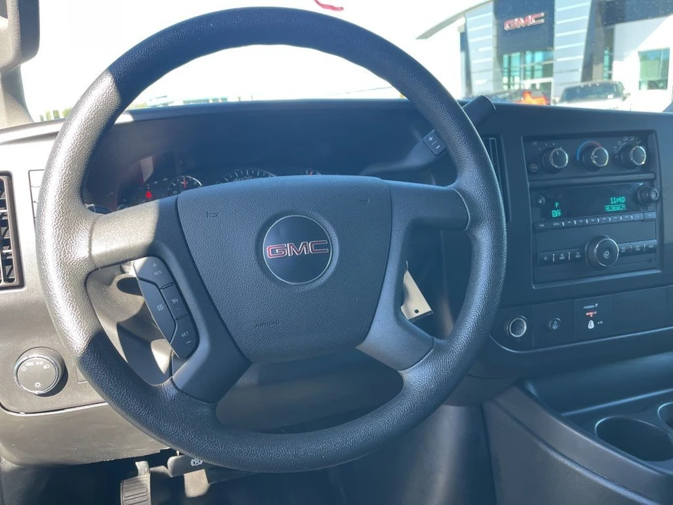 2023 GMC Savana - Image 10 of 21