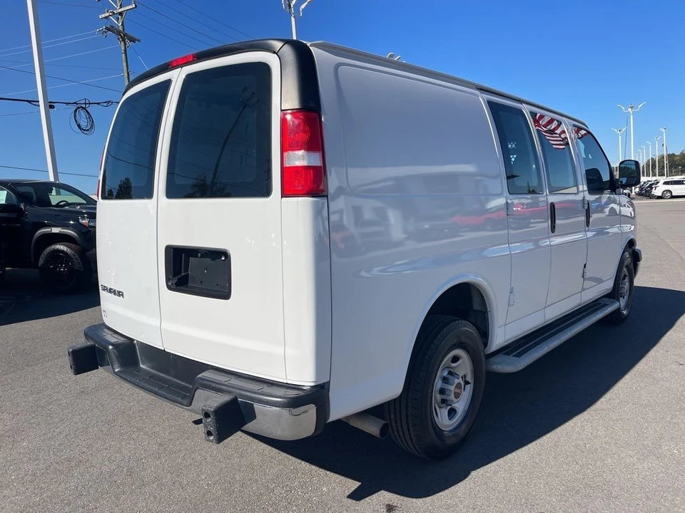 2023 GMC Savana - Image 5 of 21