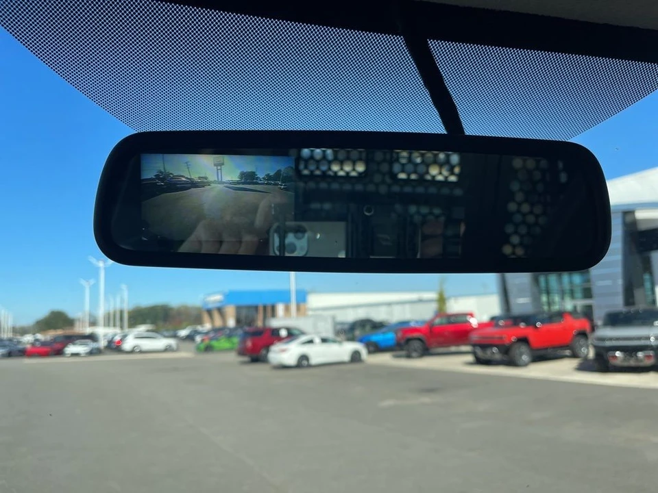2023 GMC Savana - Image 14 of 21