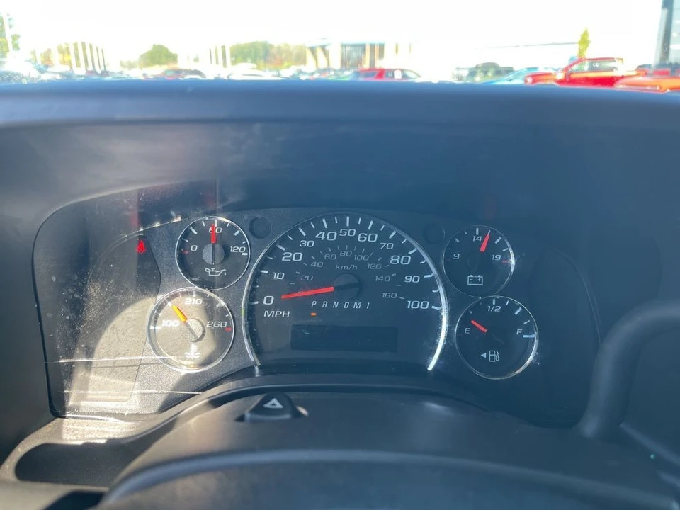 2023 GMC Savana - Image 15 of 21