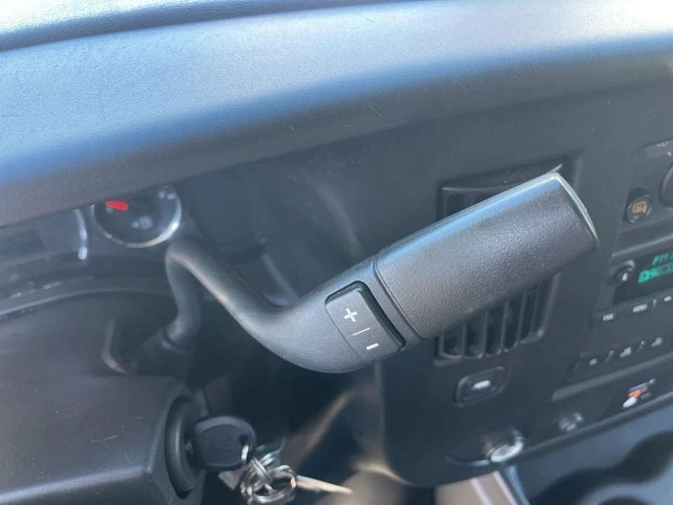 2023 GMC Savana - Image 12 of 21