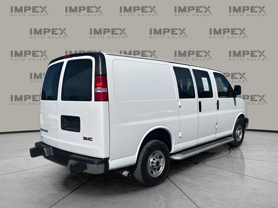 2023 GMC Savana - Image 5 of 12