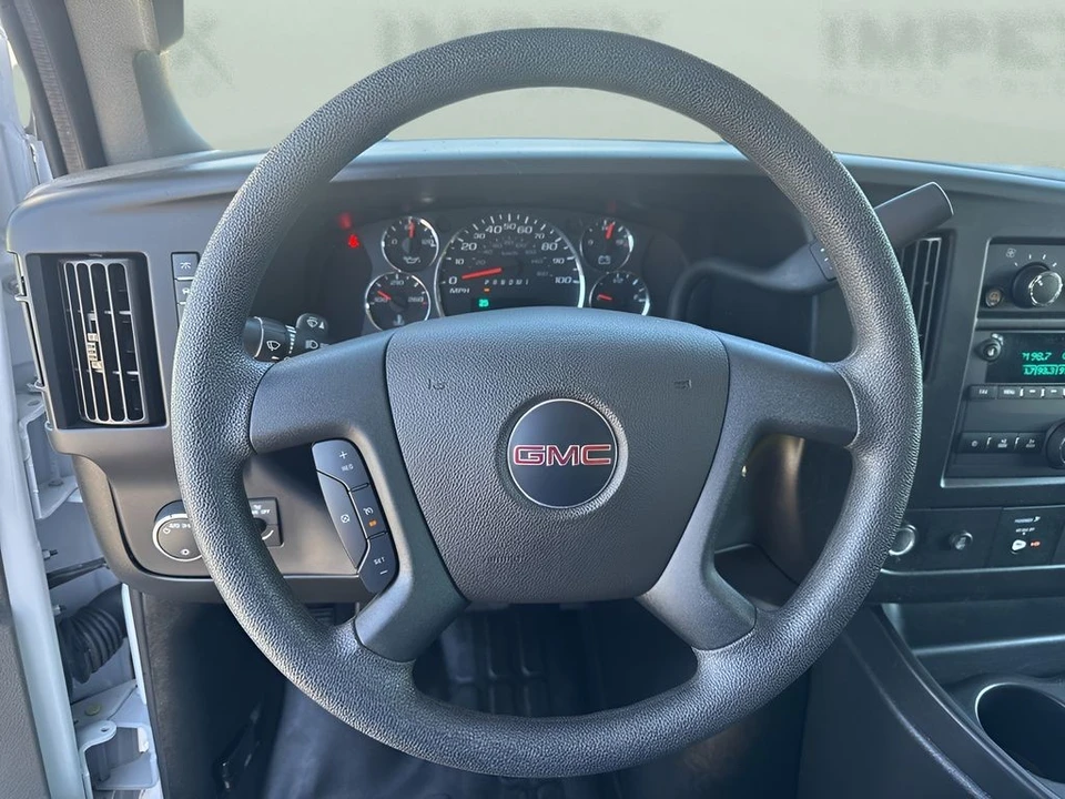 2023 GMC Savana - Image 10 of 12