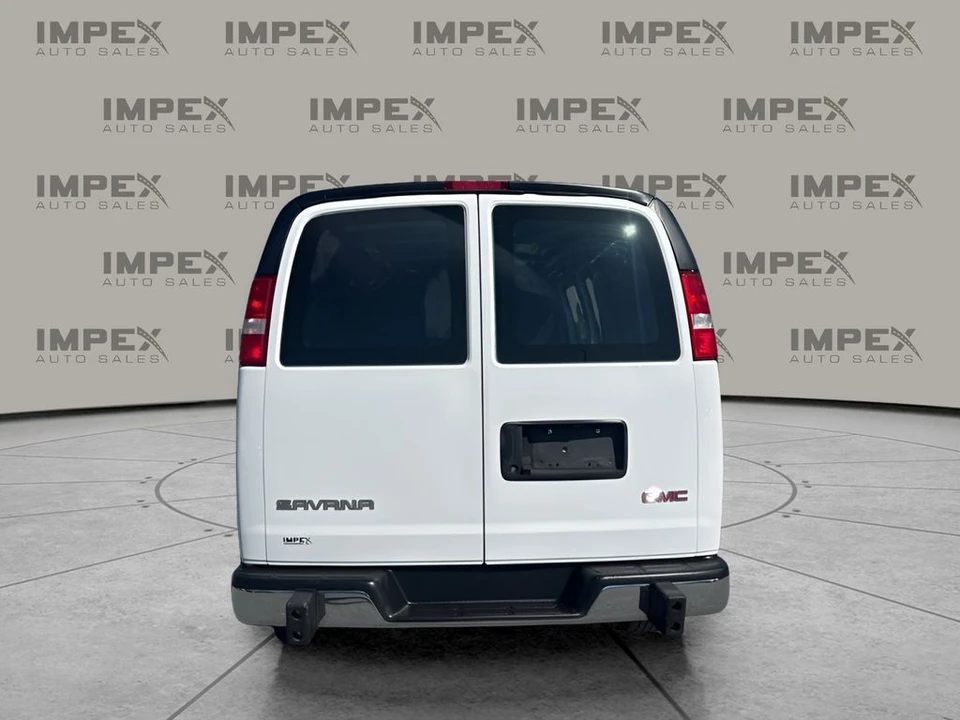 2023 GMC Savana - Image 4 of 12