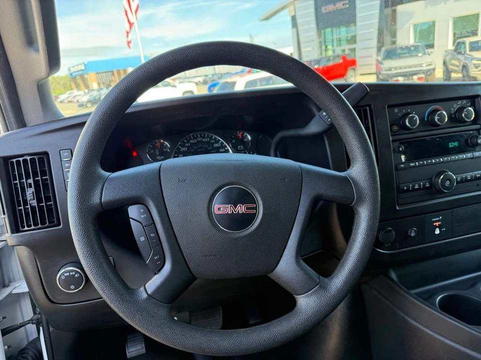 2023 GMC Savana - Image 12 of 12
