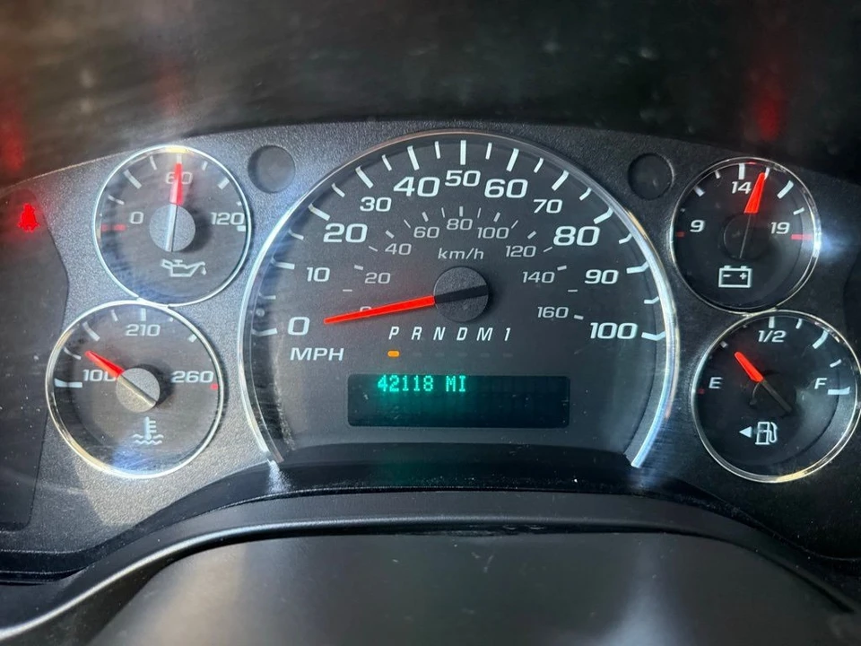 2023 GMC Savana - Image 18 of 21