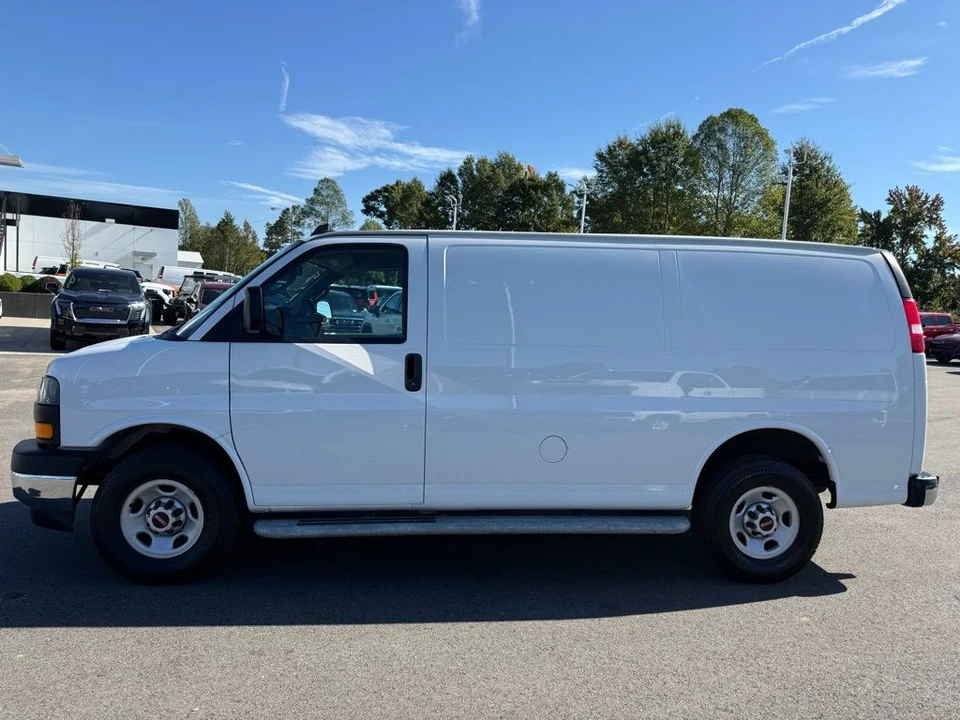 2023 GMC Savana - Image 2 of 21