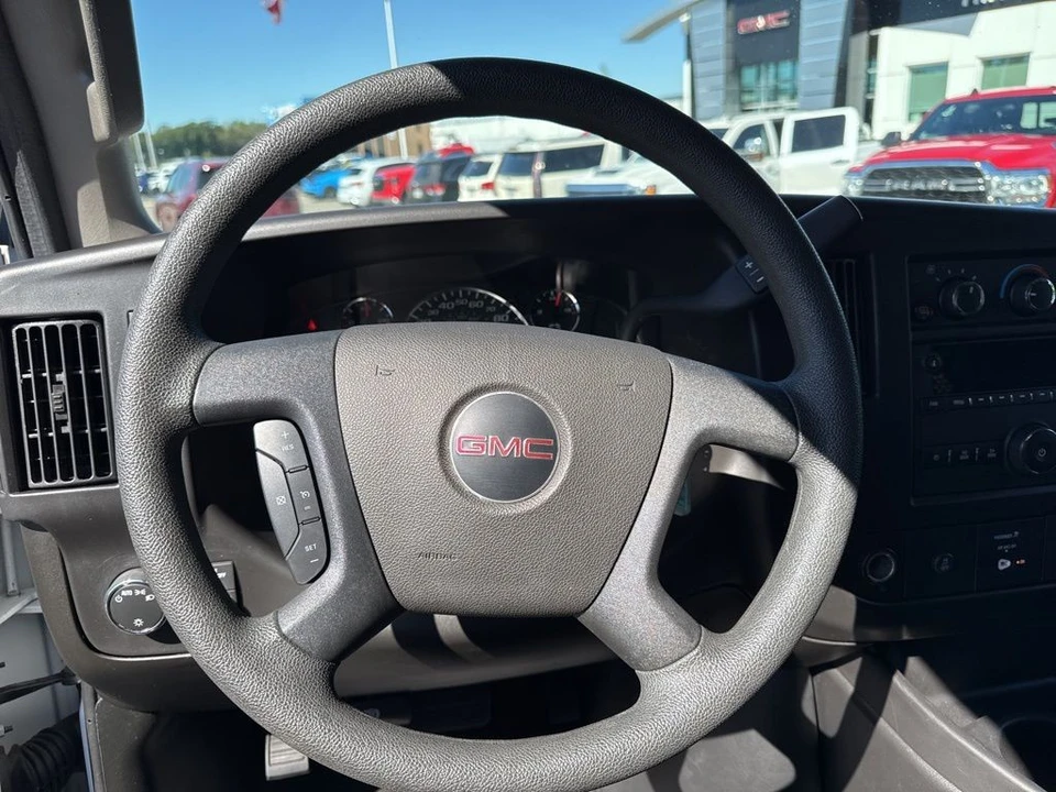 2023 GMC Savana - Image 11 of 12