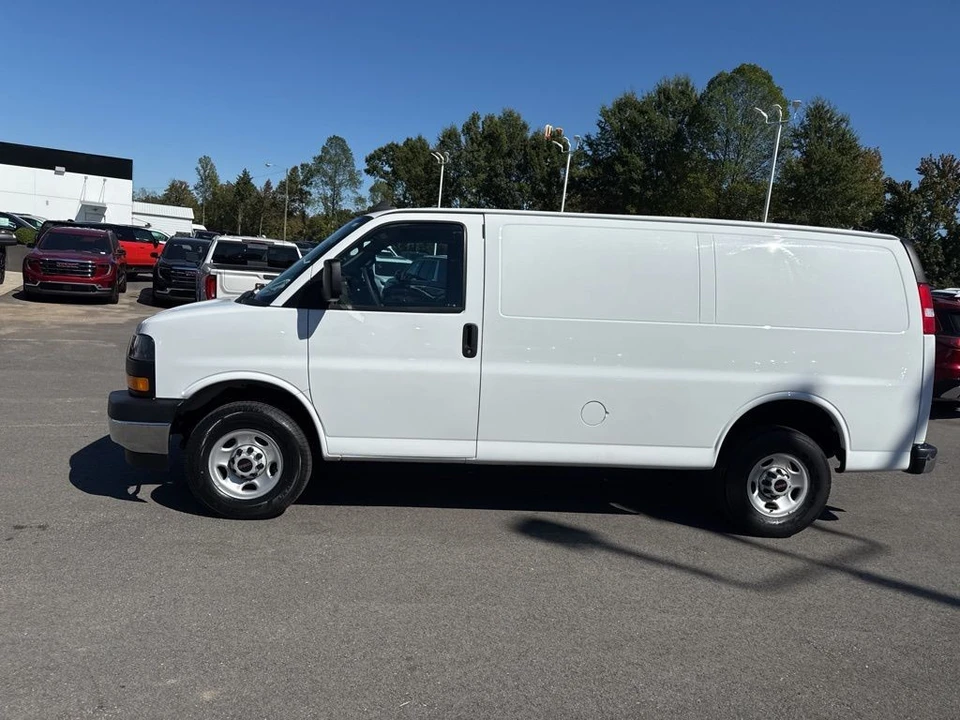 2023 GMC Savana - Image 2 of 12
