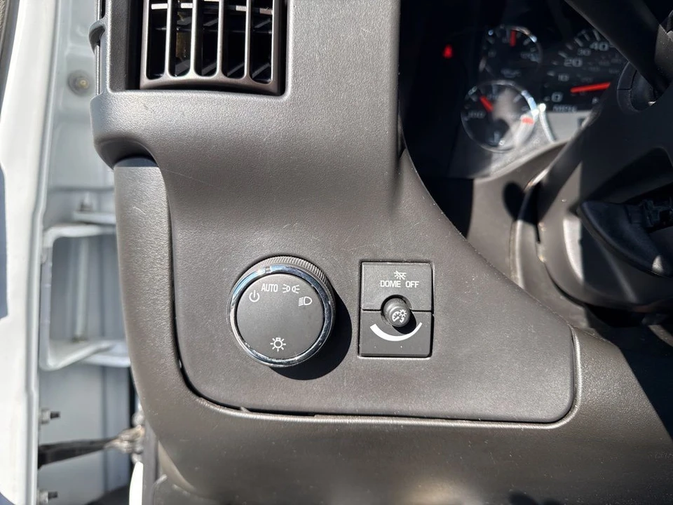 2023 GMC Savana - Image 17 of 21