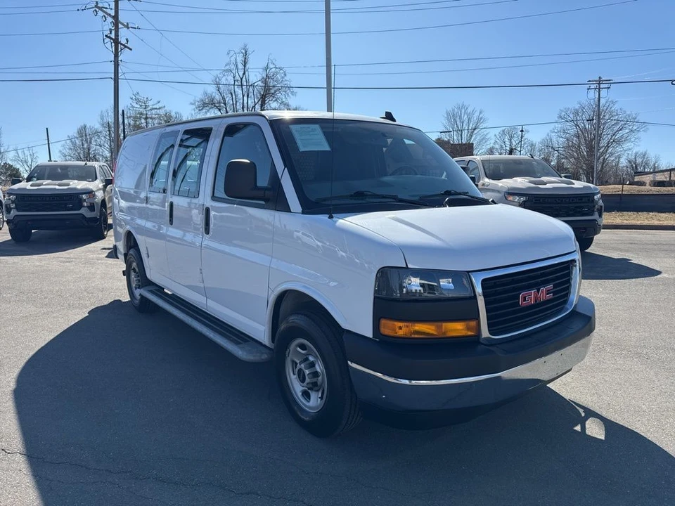 2023 GMC Savana - Image 7 of 21