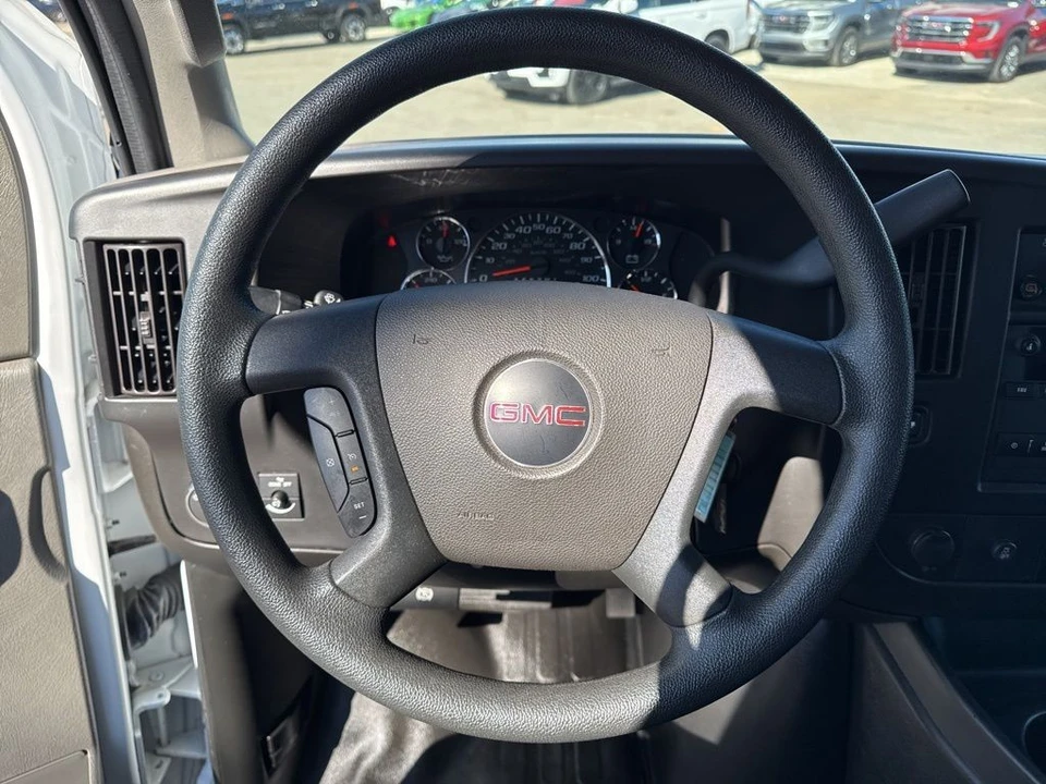 2023 GMC Savana - Image 12 of 12