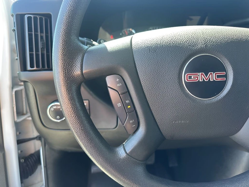 2023 GMC Savana - Image 13 of 21