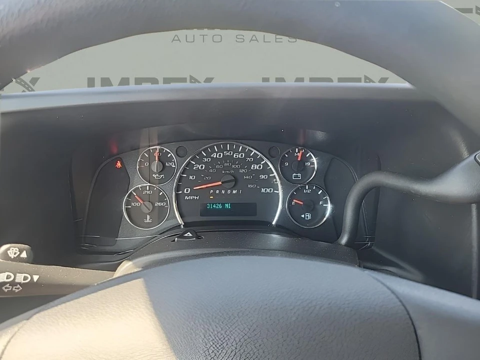 2023 GMC Savana - Image 16 of 21