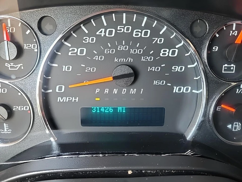 2023 GMC Savana - Image 17 of 21