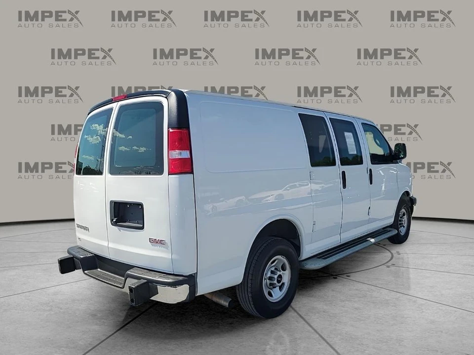 2023 GMC Savana - Image 5 of 21