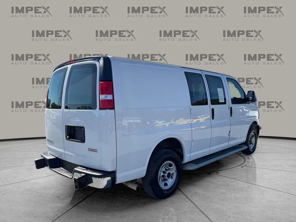 2023 GMC Savana - Image 5 of 21