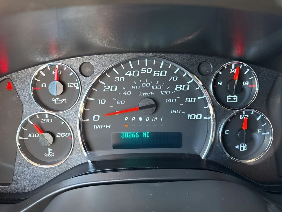 2023 GMC Savana - Image 17 of 21
