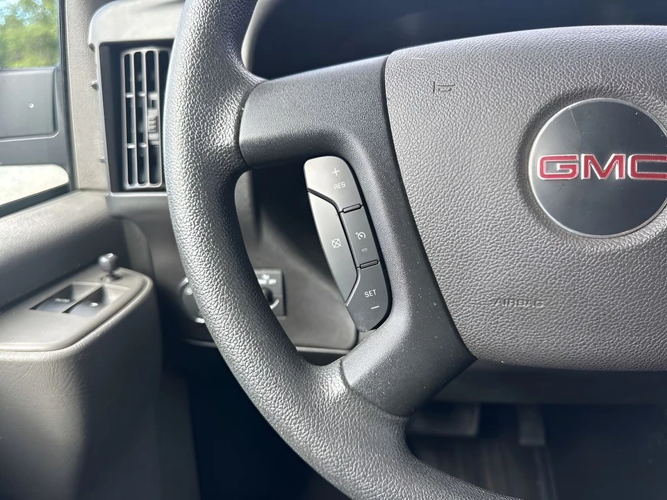 2023 GMC Savana - Image 13 of 21