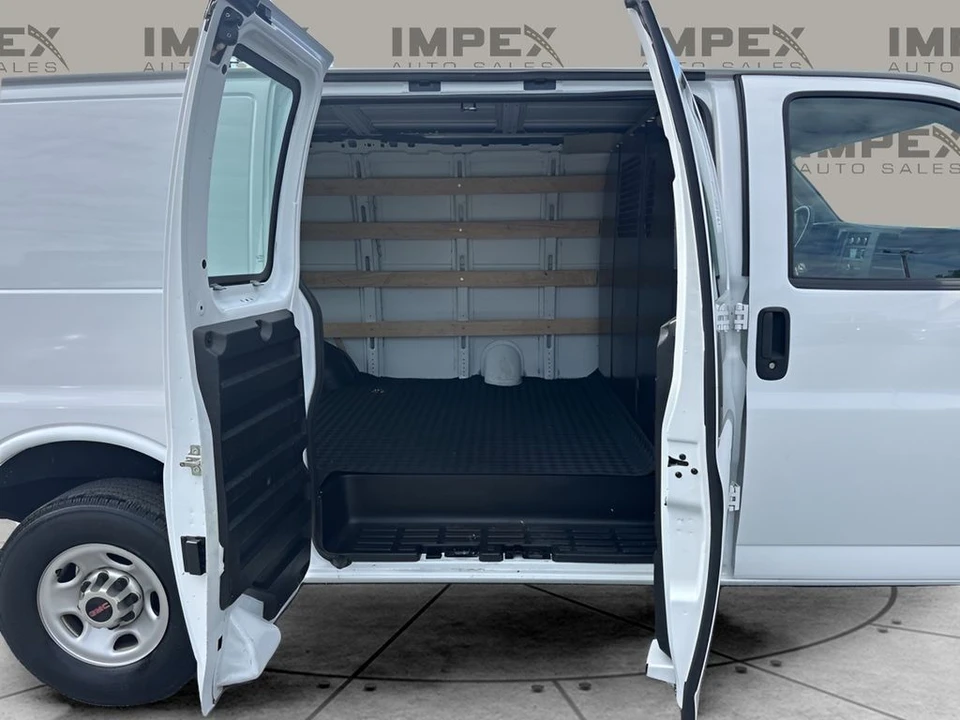 2023 GMC Savana - Image 21 of 21