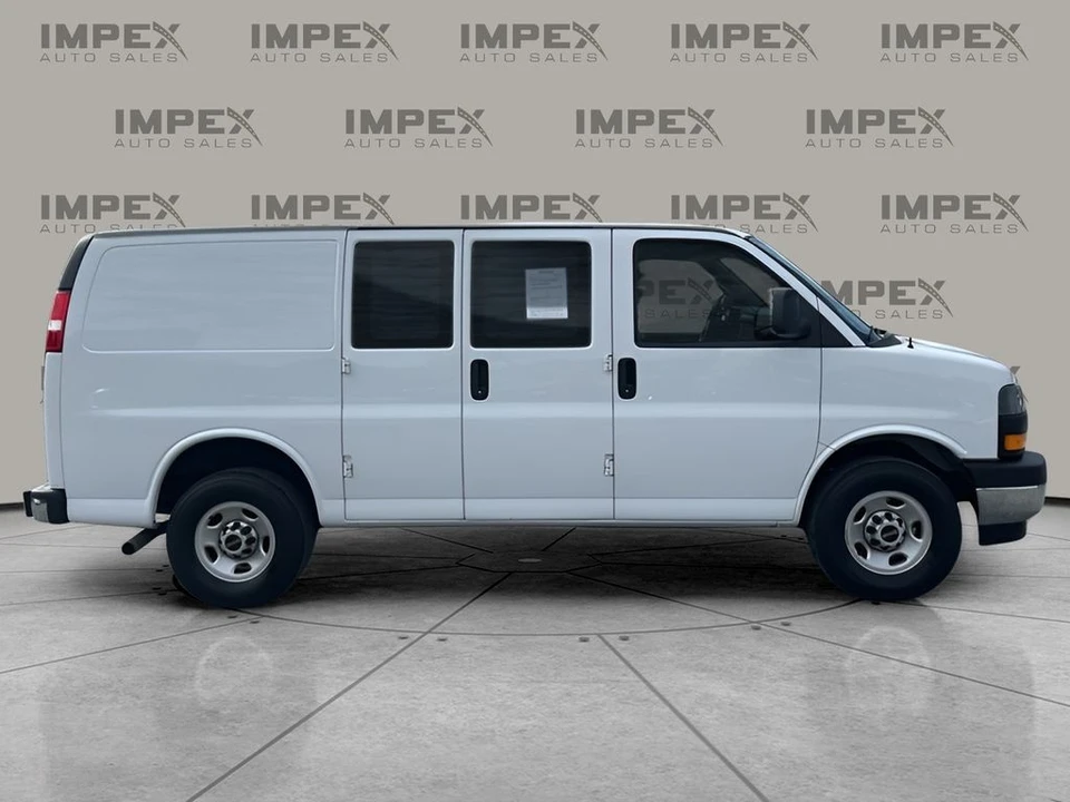 2023 GMC Savana - Image 6 of 21