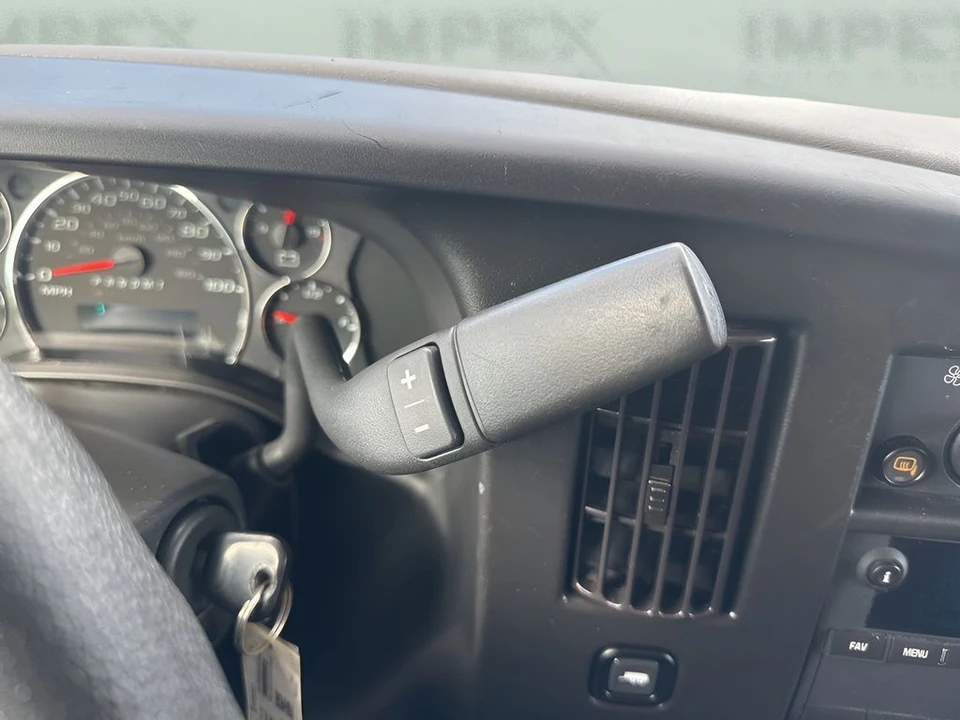 2023 GMC Savana - Image 14 of 21