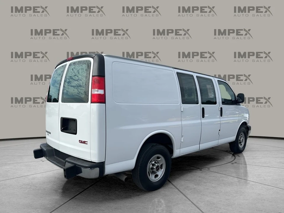 2023 GMC Savana - Image 5 of 21