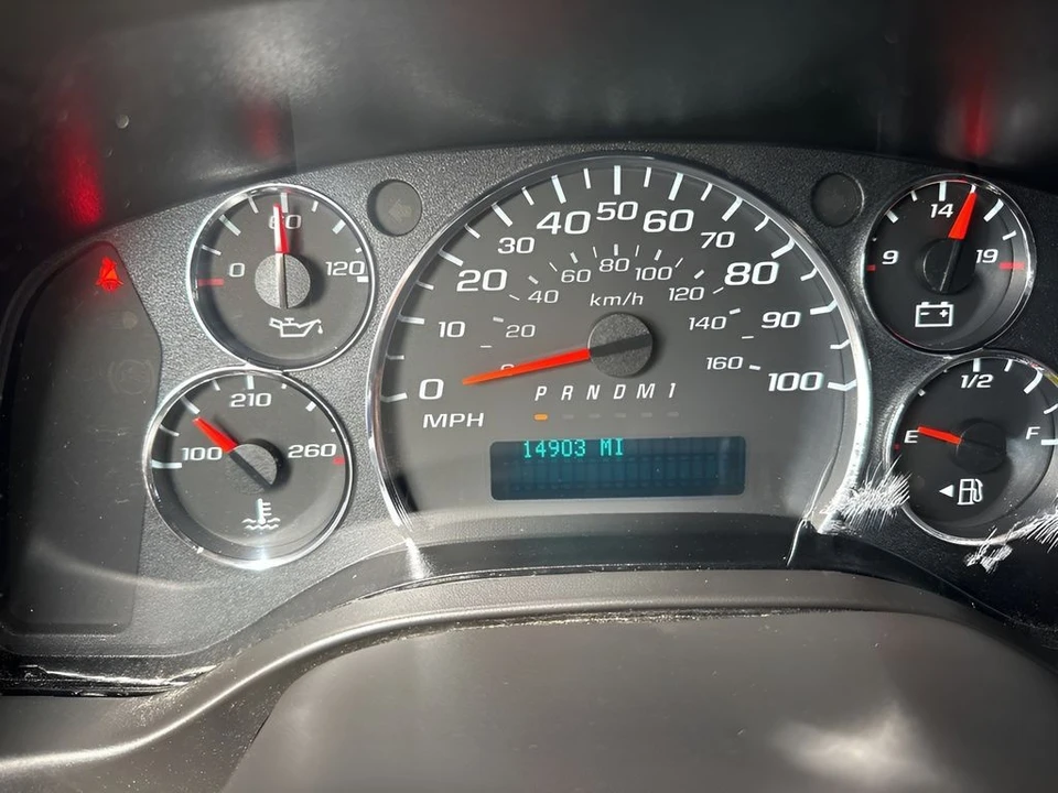 2023 GMC Savana - Image 19 of 21