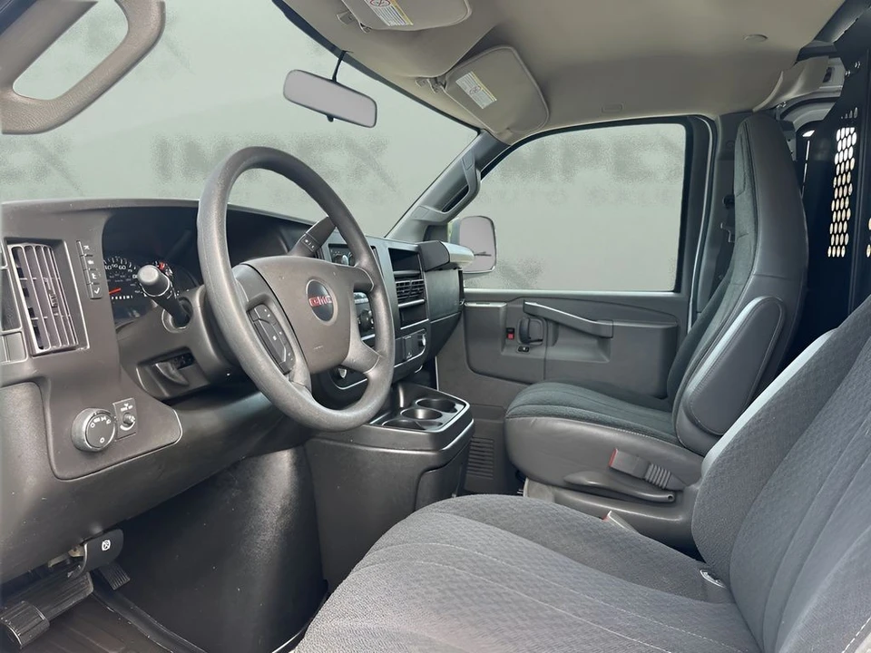 2023 GMC Savana - Image 9 of 21