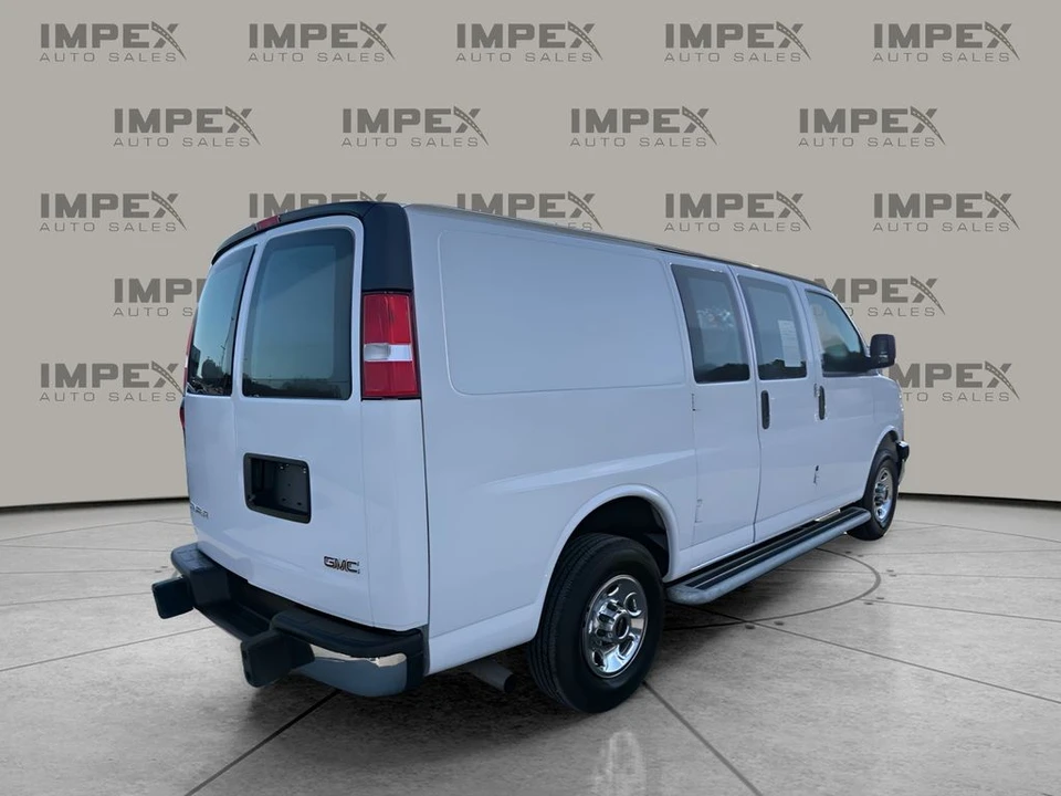 2023 GMC Savana - Image 5 of 21