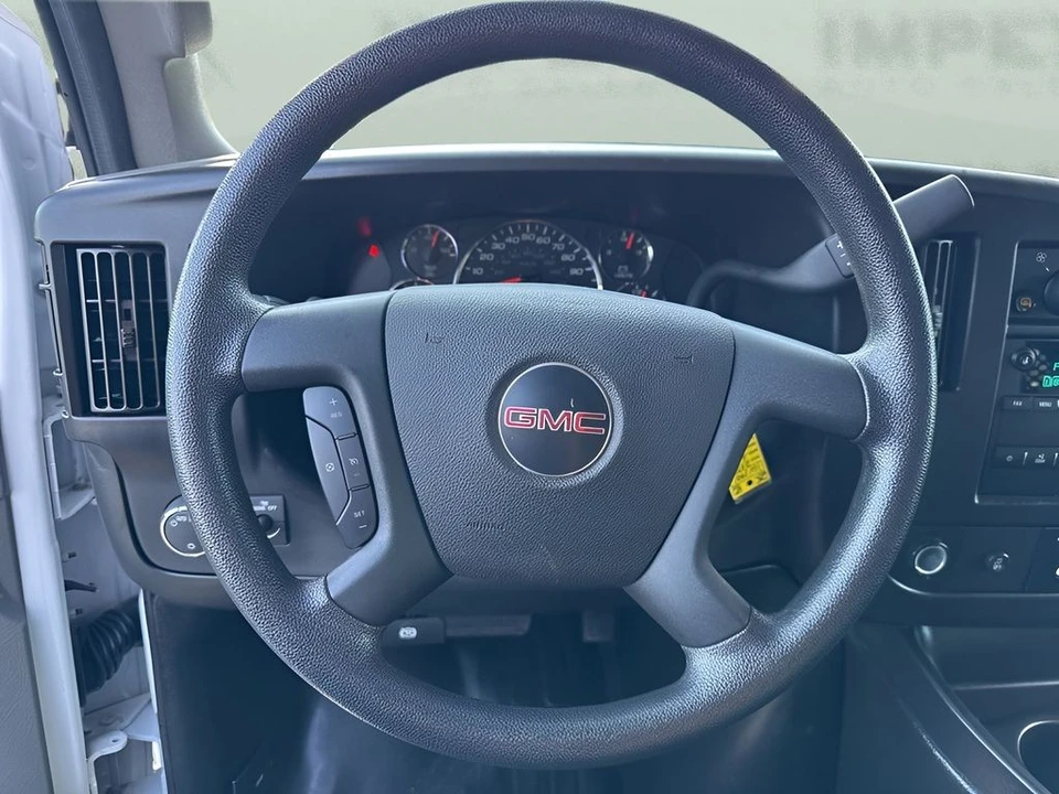 2023 GMC Savana - Image 10 of 21