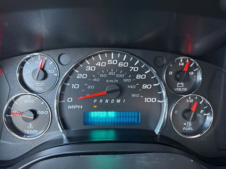 2023 GMC Savana - Image 17 of 21