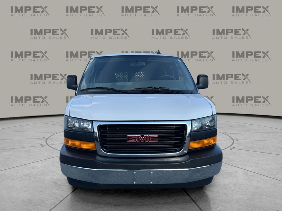2023 GMC Savana - Image 8 of 21