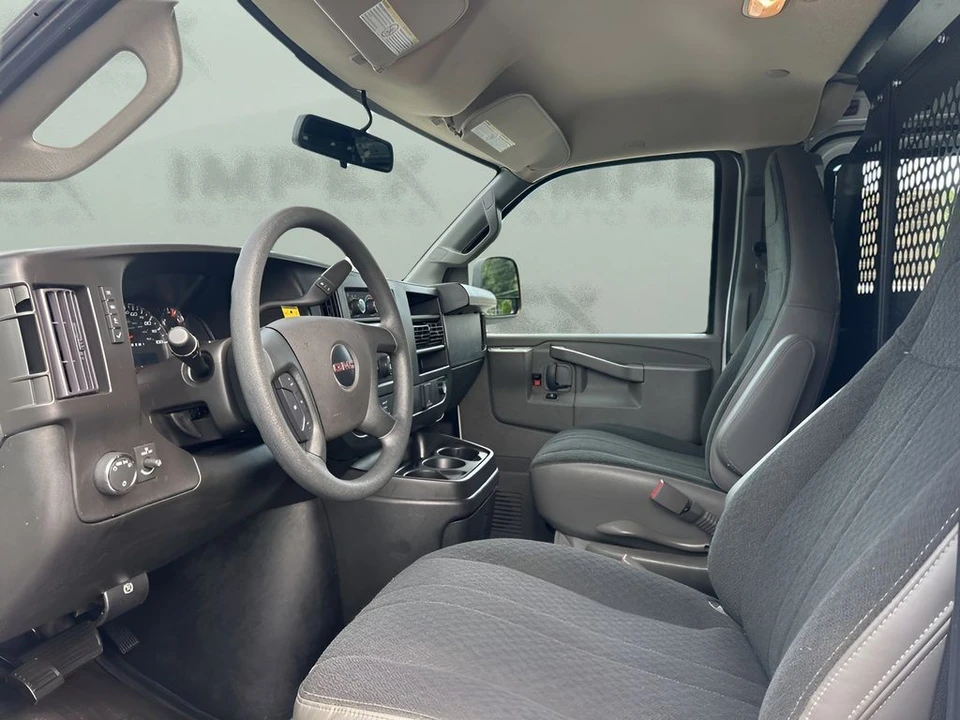 2023 GMC Savana - Image 9 of 12