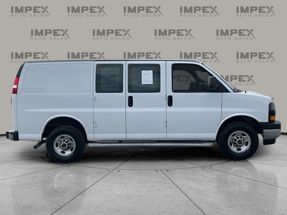 2023 GMC Savana - Image 6 of 12