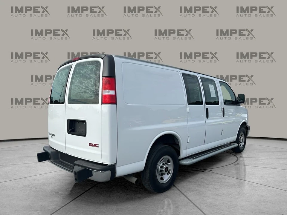 2023 GMC Savana - Image 5 of 21