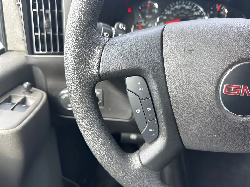 2023 GMC Savana - Image 13 of 21